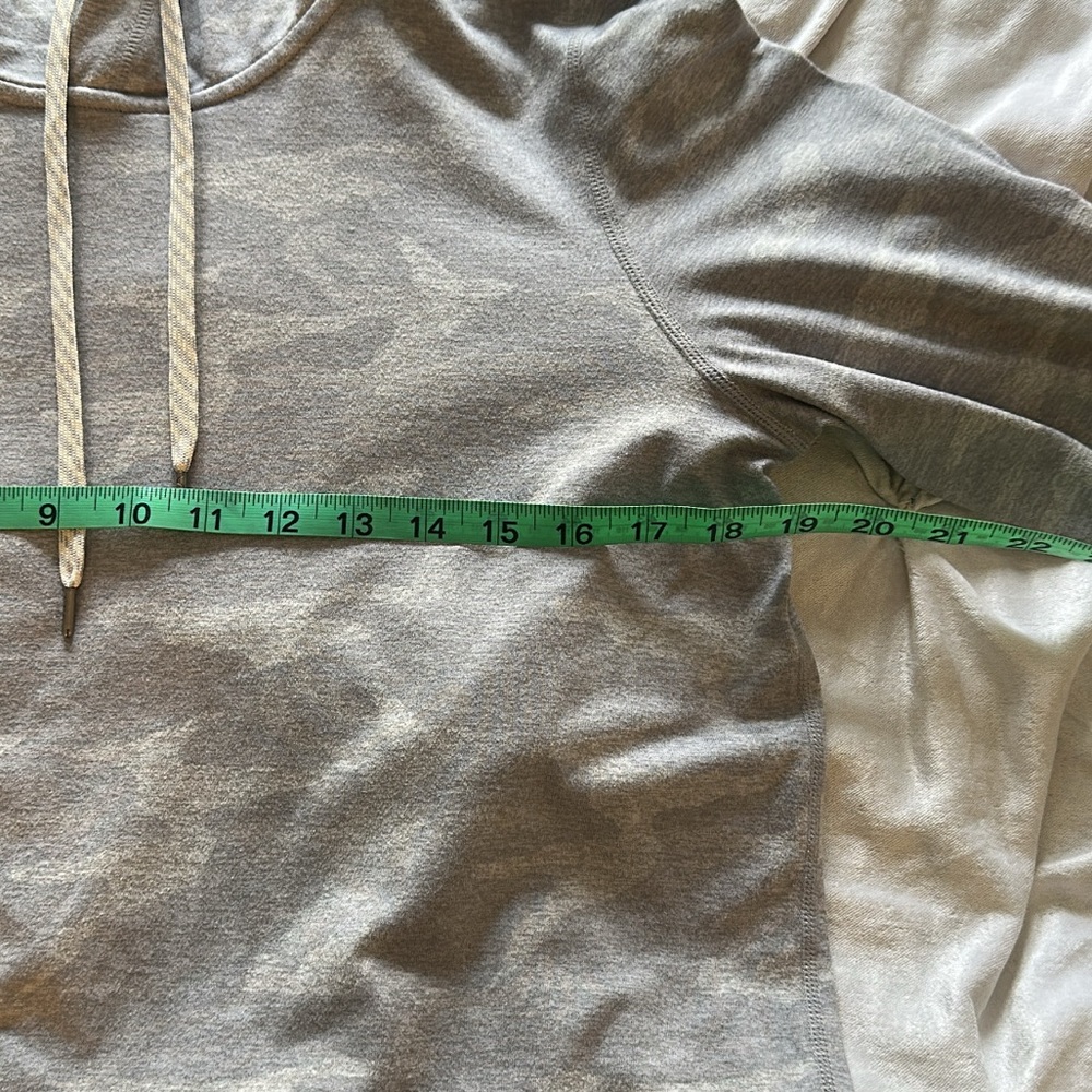 Vuori Halo Essential Hoodie Pale Heather Camo - Picture 5 of 7